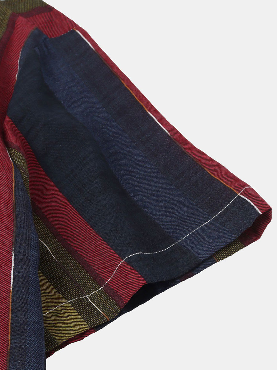 Camicia da uomo a maniche corte con stampa verticale