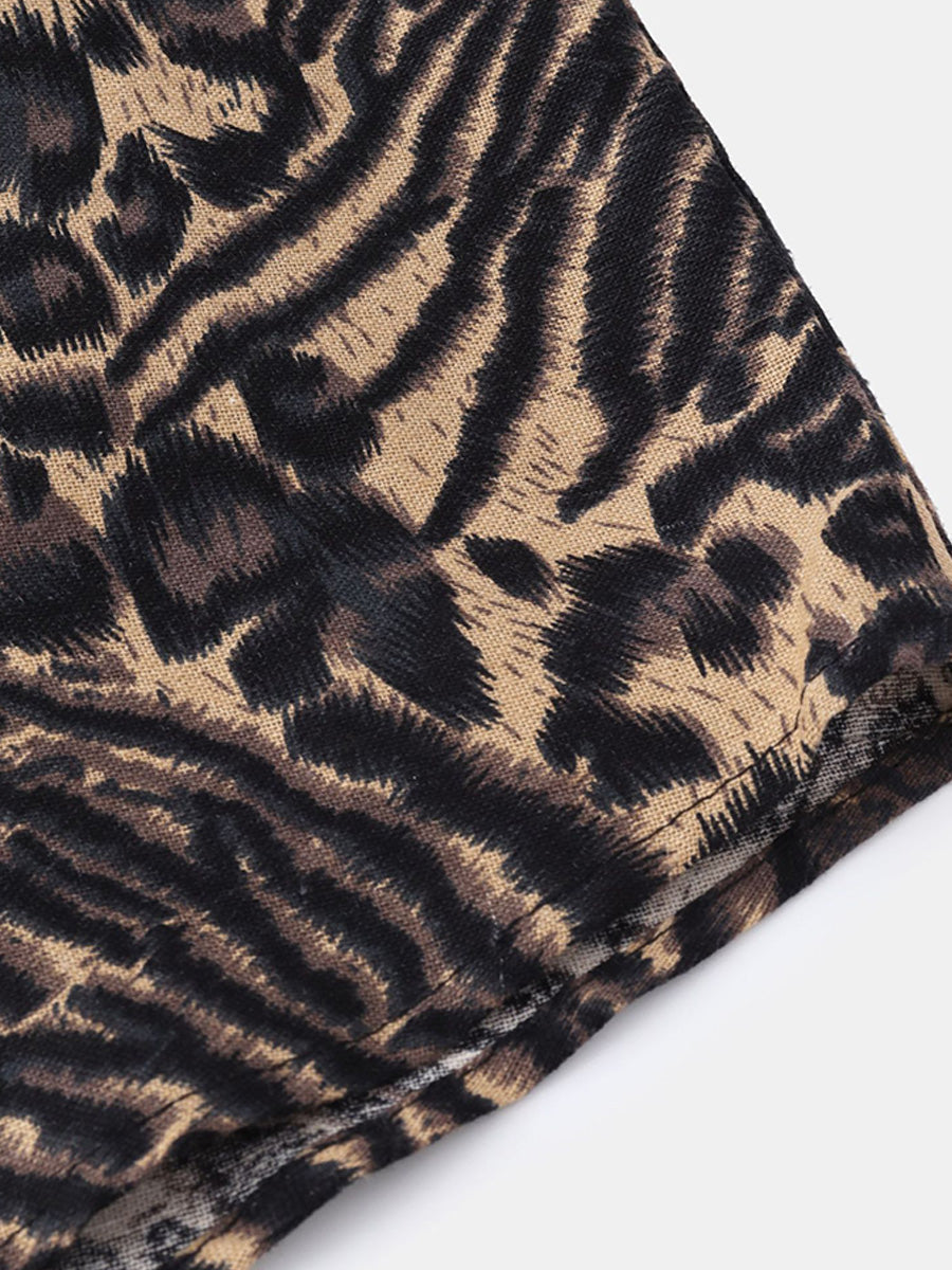 Camicia da uomo a maniche corte con stampa leopardata